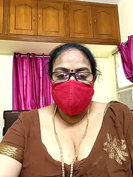 Snapshot of heera-rani chatting on 10-12-25, 07:10 heera-rani online show from 10-12-25, 07:10