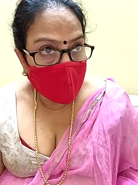 Snapshot of heera-rani chatting on 10-15-25, 08:11 heera-rani online show from 10-15-25, 08:11