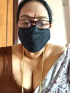 Snapshot of heera-rani chatting on 09-28-25, 02:18 heera-rani online show from 09-28-25, 02:18