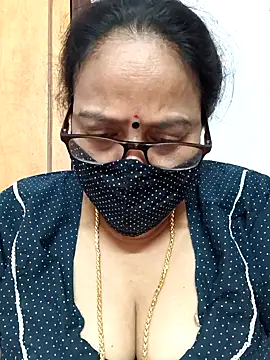 Snapshot of heera-rani chatting on 09-28-25, 02:24 heera-rani online show from 09-28-25, 02:24
