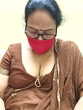 Snapshot of heera-rani chatting on 10-14-25, 12:39 heera-rani online show from 10-14-25, 12:39