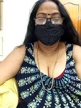 Snapshot of heera-rani chatting on 10-05-25, 01:35 heera-rani online show from 10-05-25, 01:35
