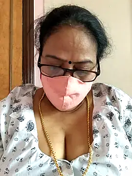 Snapshot of heera-rani chatting on 09-12-25, 09:09 heera-rani online show from 09-12-25, 09:09