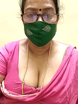 Snapshot of heera-rani chatting on 10-18-25, 07:43 heera-rani online show from 10-18-25, 07:43