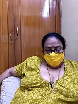 Snapshot of heera-rani chatting on 06-12-26, 10:02 heera-rani online show from 06-12-26, 10:02