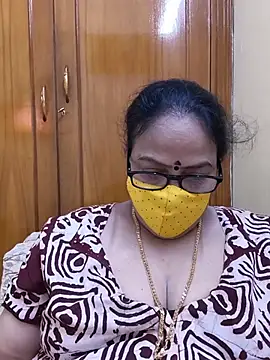 Snapshot of heera-rani chatting on 06-14-26, 06:14 heera-rani online show from 06-14-26, 06:14