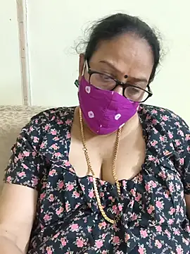 Snapshot of heera-rani chatting on 06-27-26, 01:50 heera-rani online show from 06-27-26, 01:50