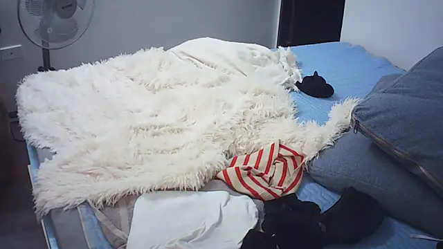 Linh linh01 online show from 10-27-25, 12:06