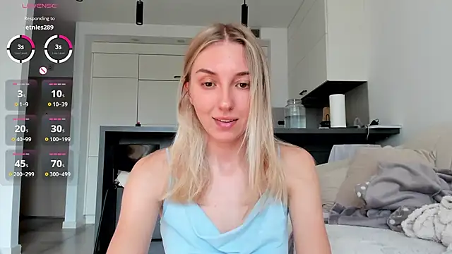 Snapshot of Sunny_Rina_ chatting on 06-19-26, 07:25 Sunny Rina online show from 06-19-26, 07:25
