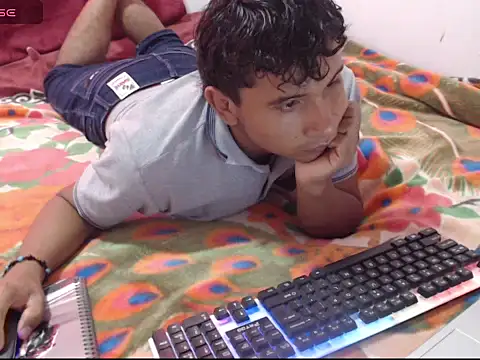 Snapshot of _Duvan_123 chatting on 12-16-25, 04:00 Duvan 123 online show from 12-16-25, 04:00