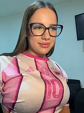 Snapshot of AlessiaaRuso1 chatting on 06-24-26, 02:10 AlessiaaRuso1 online show from 06-24-26, 02:10