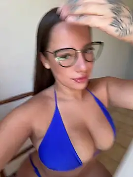 AlessiaaRuso1 online show from 02-06-26, 03:08