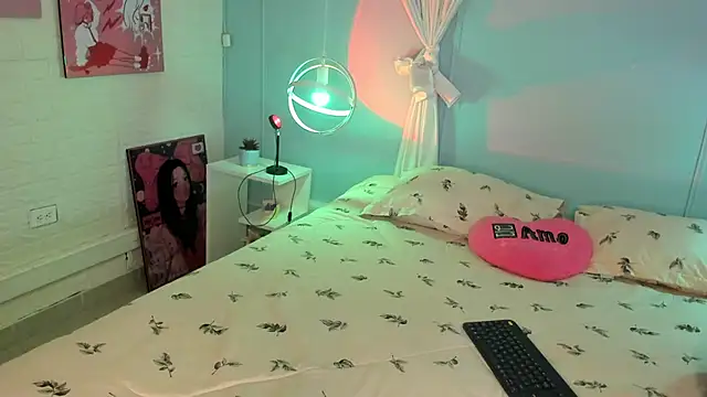 Hannahpage online show from 10-28-25, 12:04