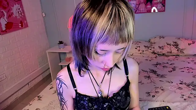 Hannahpage online show from 12-05-25, 12:26