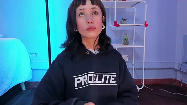 Hannahpage online show from 02-24-26, 12:28