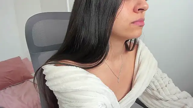 canelleGarces online show from 07-04-26, 06:12