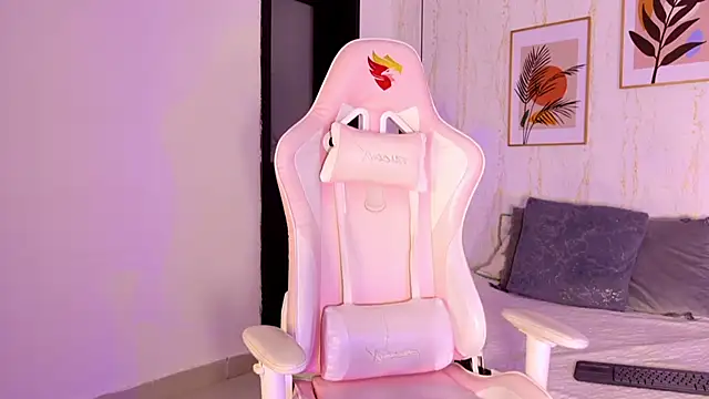 Ayleen Dunkan online show from 09-18-25, 12:19