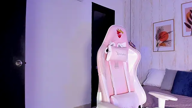 Ayleen Dunkan online show from 10-17-25, 12:29