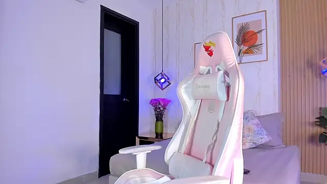 Ayleen Dunkan online show from 12-16-25, 12:53