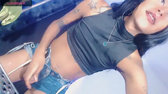 Snapshot of deborahotts chatting on 12-03-25, 01:43 deborahotts online show from 12-03-25, 01:43