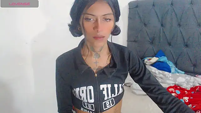 Snapshot of deborahotts chatting on 10-07-25, 02:18 deborahotts online show from 10-07-25, 02:18