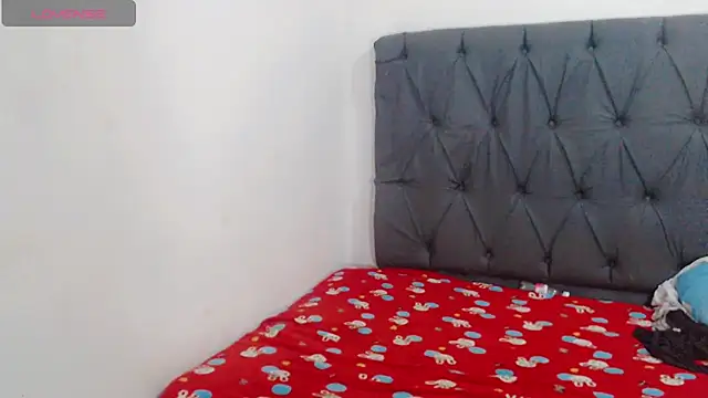 Snapshot of deborahotts chatting on 10-28-25, 08:41 deborahotts online show from 10-28-25, 08:41