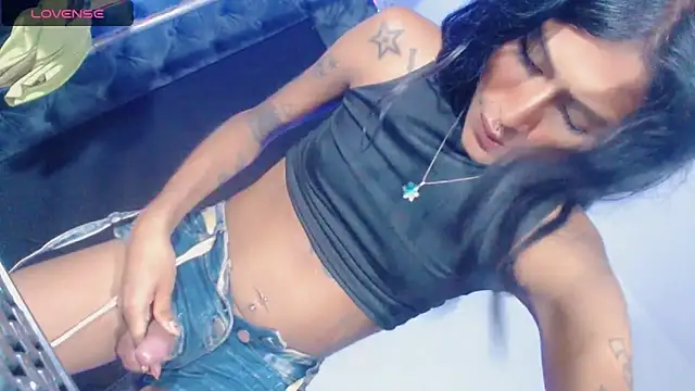 Snapshot of deborahotts chatting on 11-27-25, 07:20 deborahotts online show from 11-27-25, 07:20