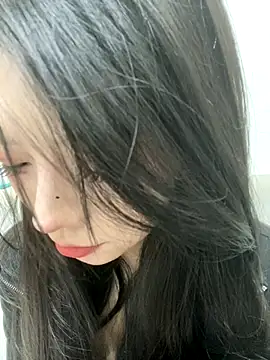 yuanyuanzi99 online show from 10-22-25, 10:25