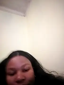 Seductive Yellow Titties online show from 11-07-25, 07:51