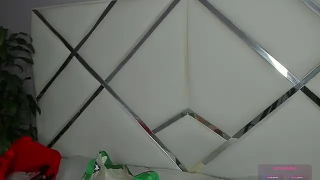 KikaDuque online show from 04-14-26, 07:08