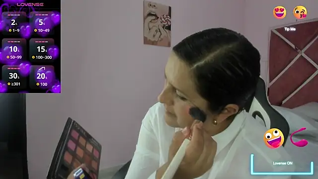 KikaDuque online show from 11-30-25, 07:14