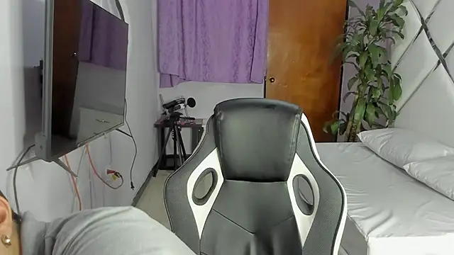 KikaDuque online show from 07-17-26, 07:55