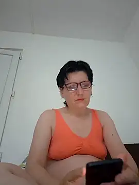 Snapshot of Vera_Elle chatting on 05-19-26, 03:24 Vera Elle online show from 05-19-26, 03:24