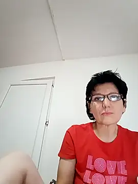 Snapshot of Vera_Elle chatting on 10-07-25, 08:32 Vera Elle online show from 10-07-25, 08:32