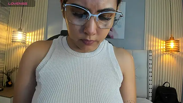 scarletbaker  online show from 04-21-26, 10:16