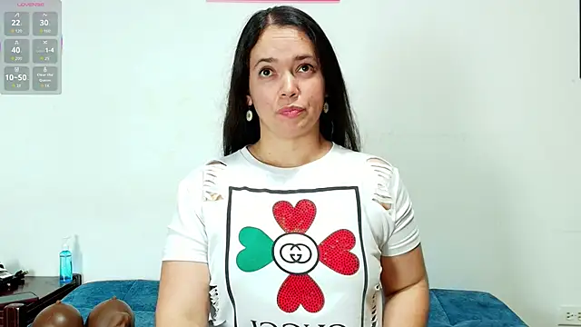 Snapshot of loreen_grey chatting on 02-04-26, 08:04 loreen grey online show from 02-04-26, 08:04