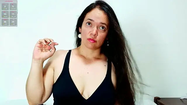 Snapshot of loreen_grey chatting on 01-18-26, 08:12 loreen grey online show from 01-18-26, 08:12