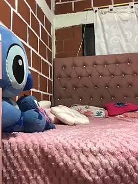 Snapshot of Rachellcooperrr chatting on 04-24-26, 11:18 Rachellcooperrr online show from 04-24-26, 11:18