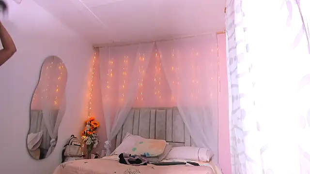 Rachellcooperrr online show from 10-15-25, 08:55