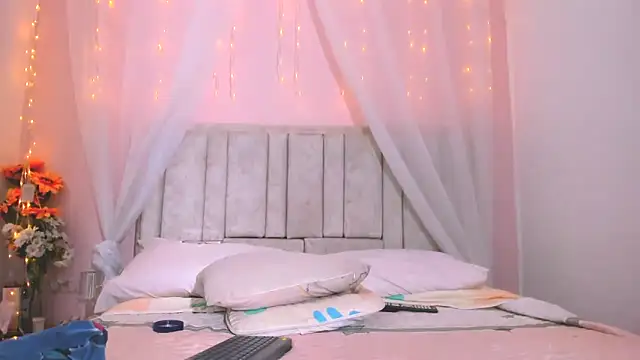 Rachellcooperrr online show from 10-19-25, 10:45