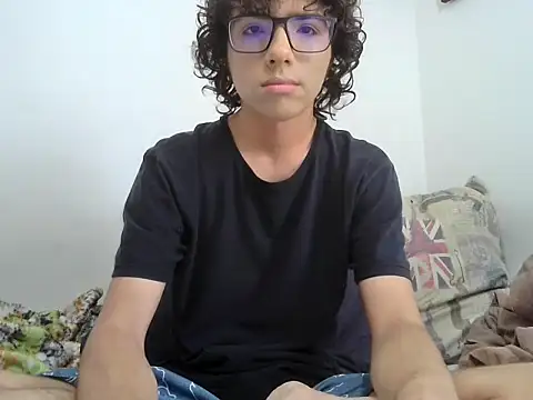 Snapshot of BBoyLatino0 chatting on 10-10-25, 06:09 BBoyLatino0 online show from 10-10-25, 06:09
