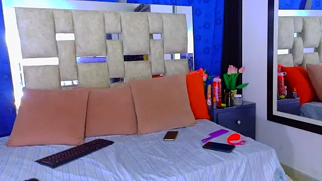 Snapshot of PerlaZultana chatting on 11-26-25, 08:09 PerlaZultana online show from 11-26-25, 08:09