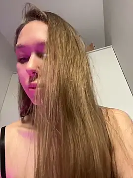 Snapshot of Molly_Kisss chatting on 06-01-26, 05:23 Molly Kisss online show from 06-01-26, 05:23