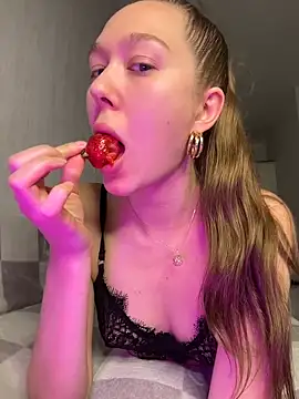 Snapshot of Molly_Kisss chatting on 06-11-26, 04:48 Molly Kisss online show from 06-11-26, 04:48