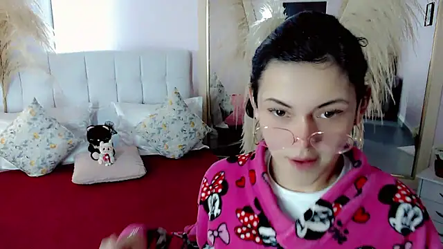 nathalialoes1 online show from 01-12-26, 07:09