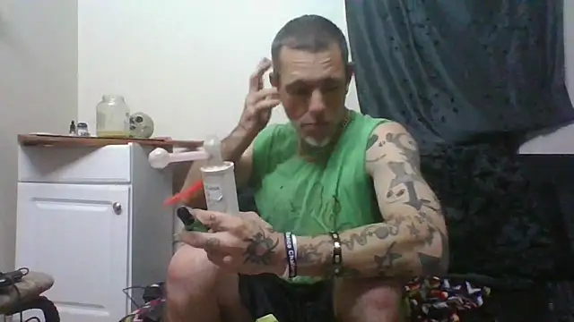 Snapshot of jarjar83 chatting on 10-31-25, 04:09 jarjar83 online show from 10-31-25, 04:09