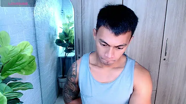 Snapshot of PinooyMilker chatting on 05-05-26, 03:48 PinooyMilker online show from 05-05-26, 03:48