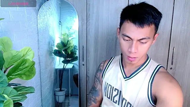 Snapshot of PinooyMilker chatting on 05-03-26, 04:21 PinooyMilker online show from 05-03-26, 04:21