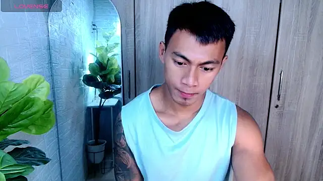 Snapshot of PinooyMilker chatting on 05-06-26, 05:17 PinooyMilker online show from 05-06-26, 05:17