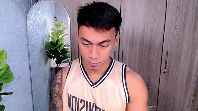 PinooyMilker online show from 10-27-25, 02:01